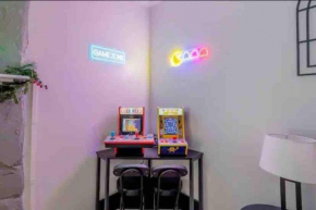 Escape the City w/King Bed, Arcade Games & Firepit